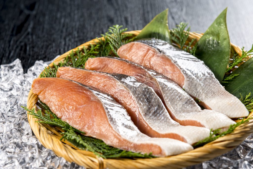 さけを冷凍・保存・解凍調理する方法